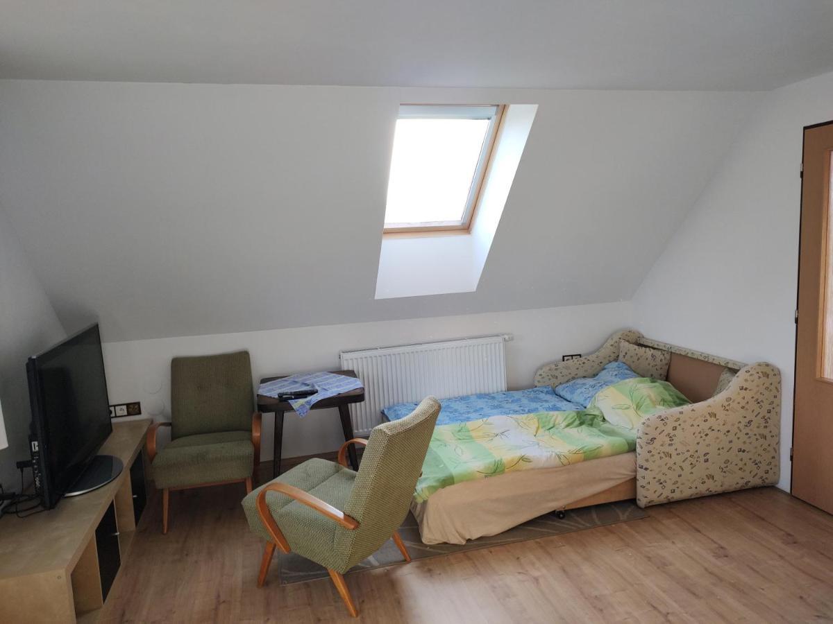 Appartamento Apartmán v podkroví Dobruška Esterno foto